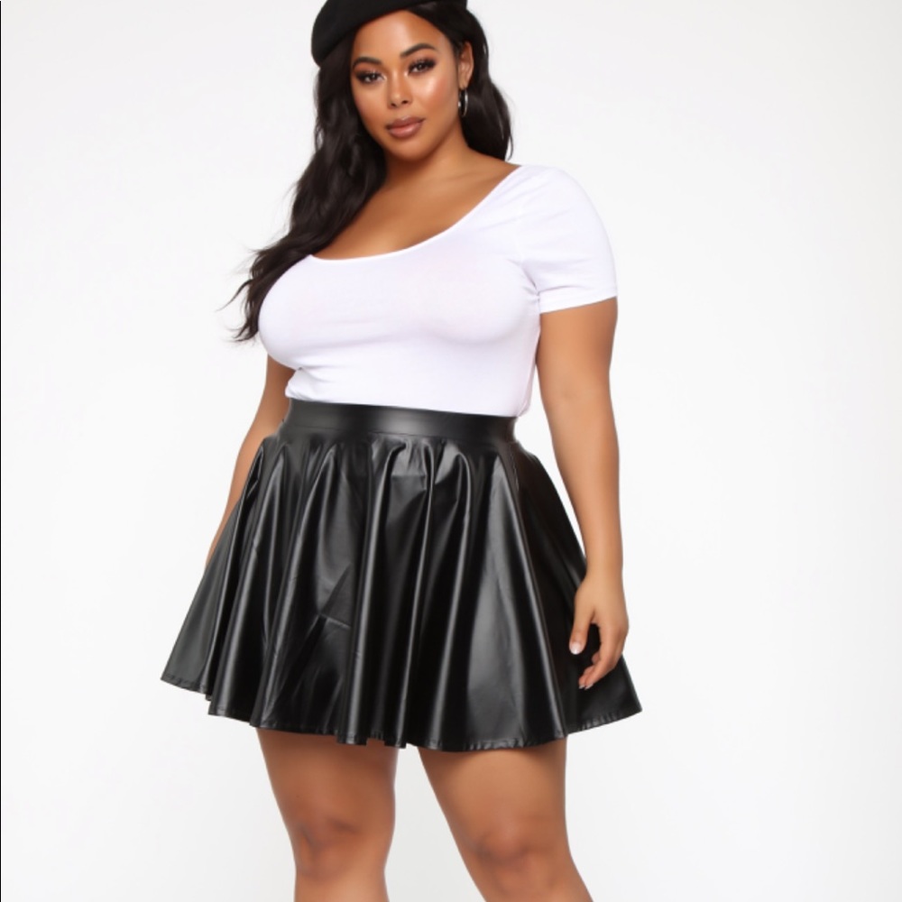 Black mini patent leather skirt